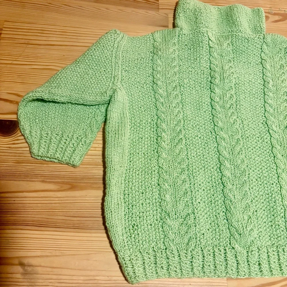 Vintage hand knit green‎ child’s sweater 4T